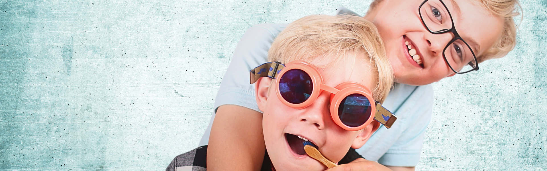 having children a remineralising and whitening toothpaste tabs